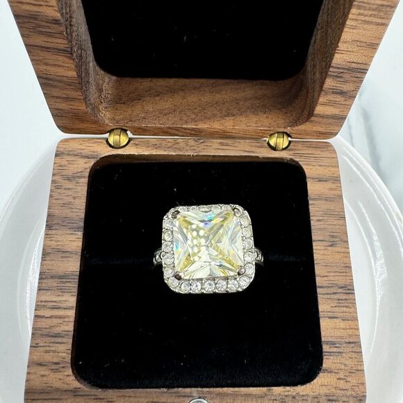 Vintage Citron Square Rhinestone Statement Ring Art Deco Glam Regency Retro - Picture 6 of 13